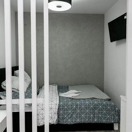 Apartament Z Lozem Malzenskim - Bezplatny Parking Poznań Eksteriør bilde