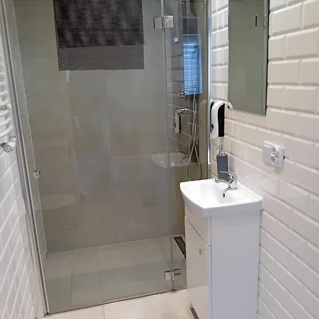 Apartament Z Lozem Malzenskim - Bezplatny Parking Poznań Eksteriør bilde