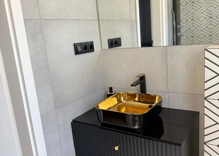 Apartament Z Lozem Malzenskim - Bezplatny Parking